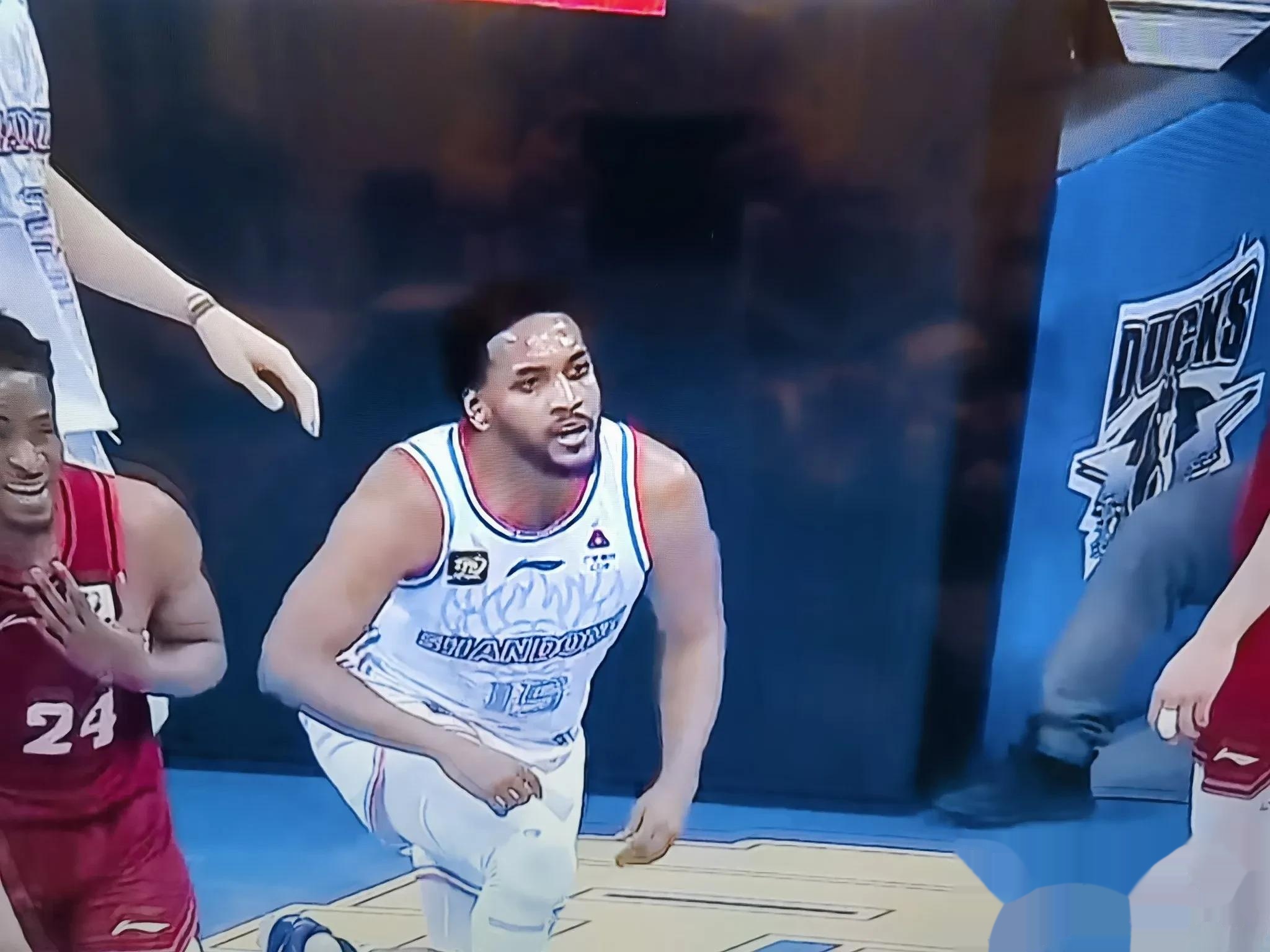 山东男篮今夜手感冰凉，志在荷甲名次提升，引发热议，资深球员宣示担当的简单介绍