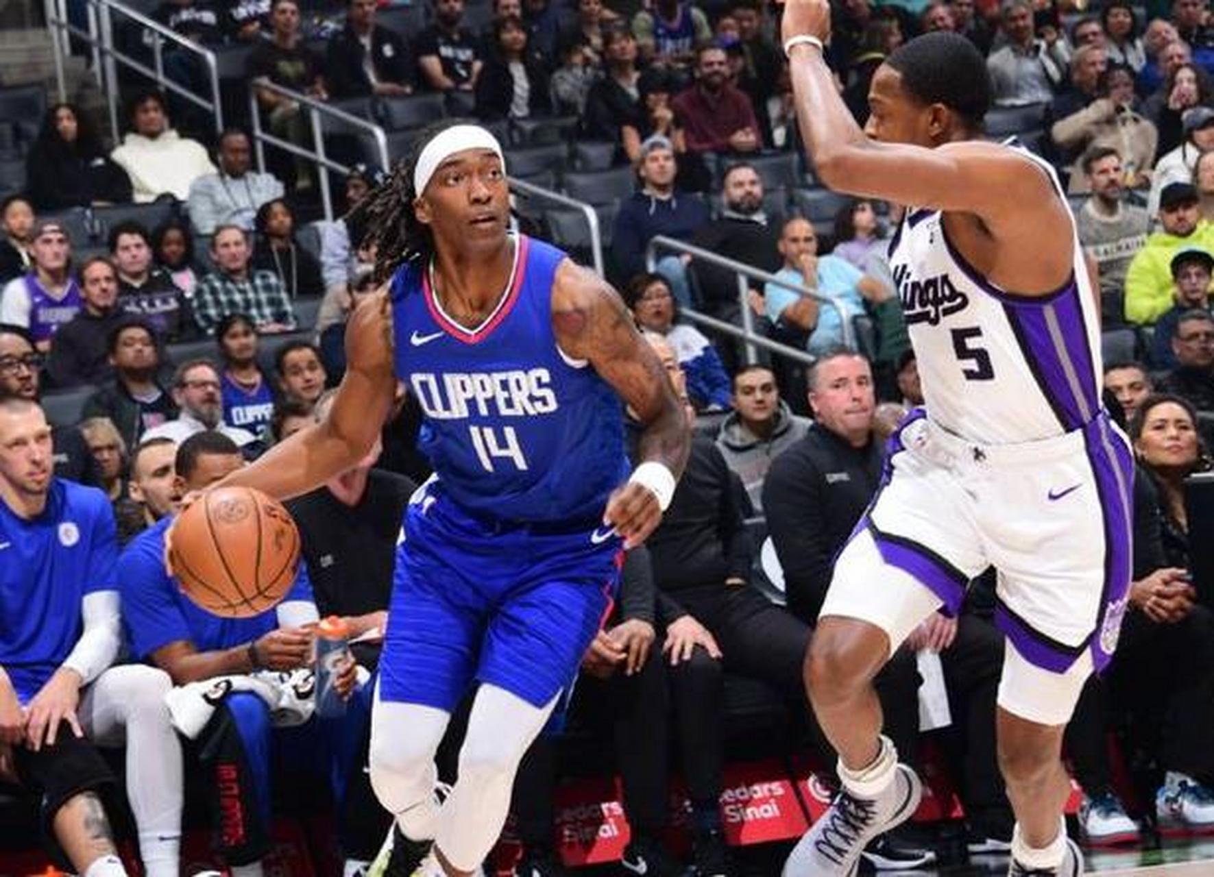 国际比赛日洛杉矶快船备战NBA常规赛；队长鼓劲细节曝光；引发热议；更衣室氛围转暖的简单介绍